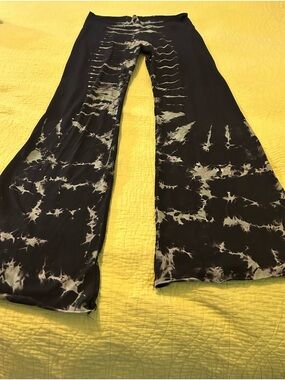 Tie dye pull on black with green pattern
Skinny  flare pants